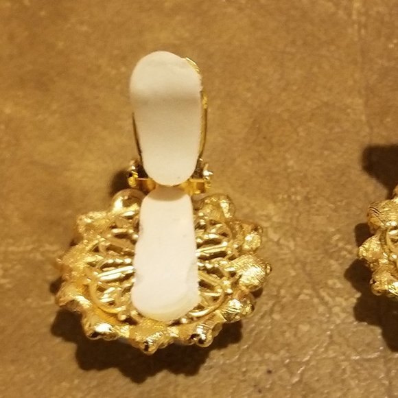 RARE DESIGNER VINTAGE JOSE & MARIA BARRERA FLOWER ROUND CLUSTER Crystal Earrings - Picture 2 of 12